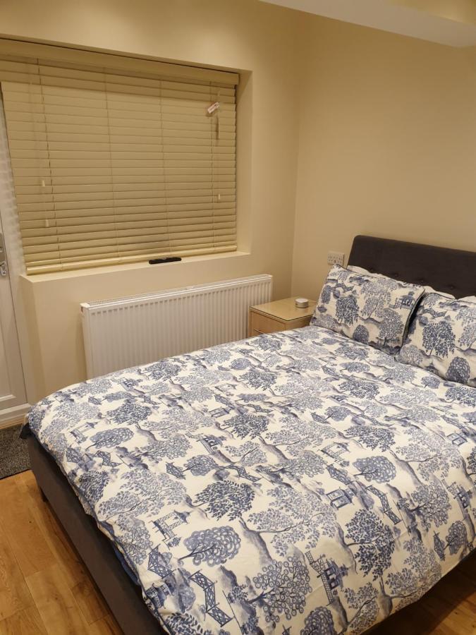 London Luxury Apartments 5 Min Walk From Ilford Station, With Free Parking Free Wifi Exteriör bild