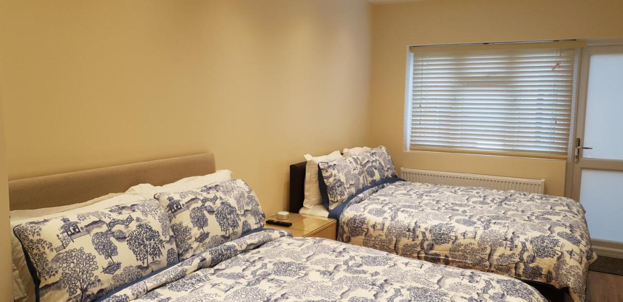 London Luxury Apartments 5 Min Walk From Ilford Station, With Free Parking Free Wifi Exteriör bild