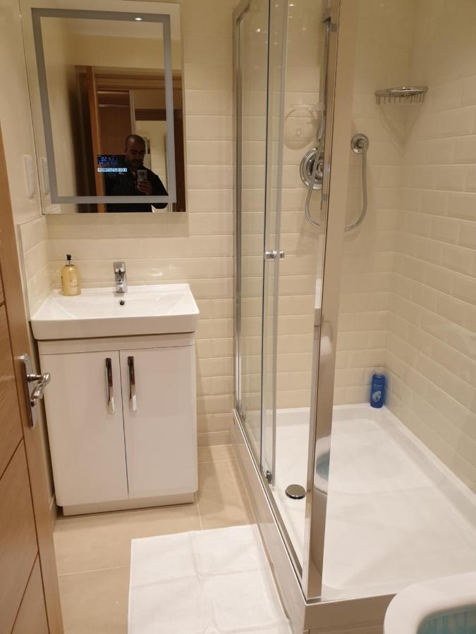 London Luxury Apartments 5 Min Walk From Ilford Station, With Free Parking Free Wifi Exteriör bild