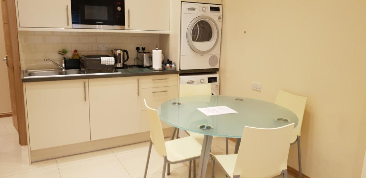 London Luxury Apartments 5 Min Walk From Ilford Station, With Free Parking Free Wifi Exteriör bild