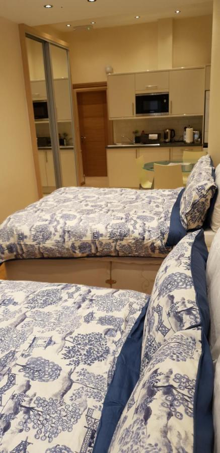London Luxury Apartments 5 Min Walk From Ilford Station, With Free Parking Free Wifi Exteriör bild