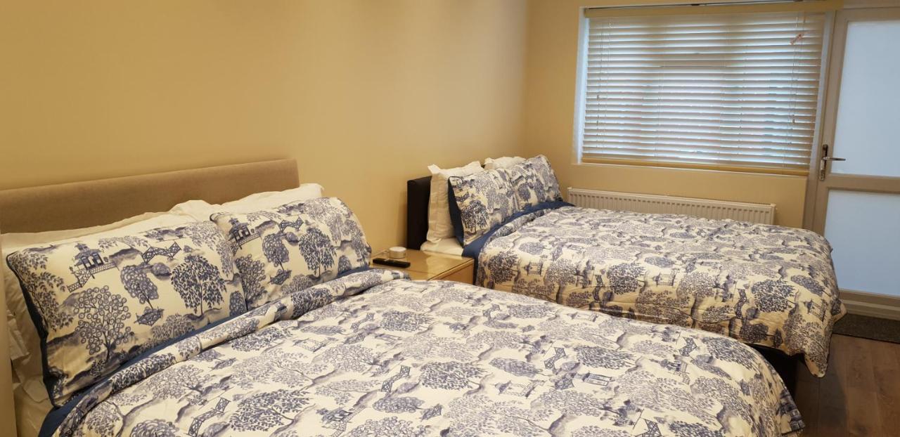 London Luxury Apartments 5 Min Walk From Ilford Station, With Free Parking Free Wifi Exteriör bild