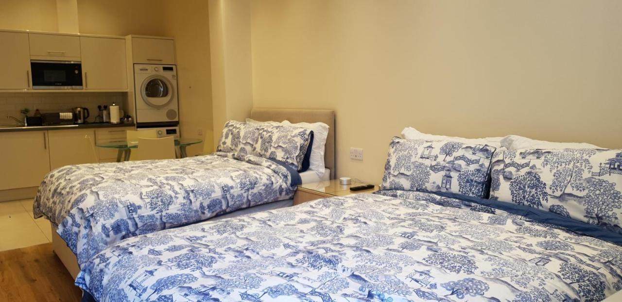 London Luxury Apartments 5 Min Walk From Ilford Station, With Free Parking Free Wifi Exteriör bild