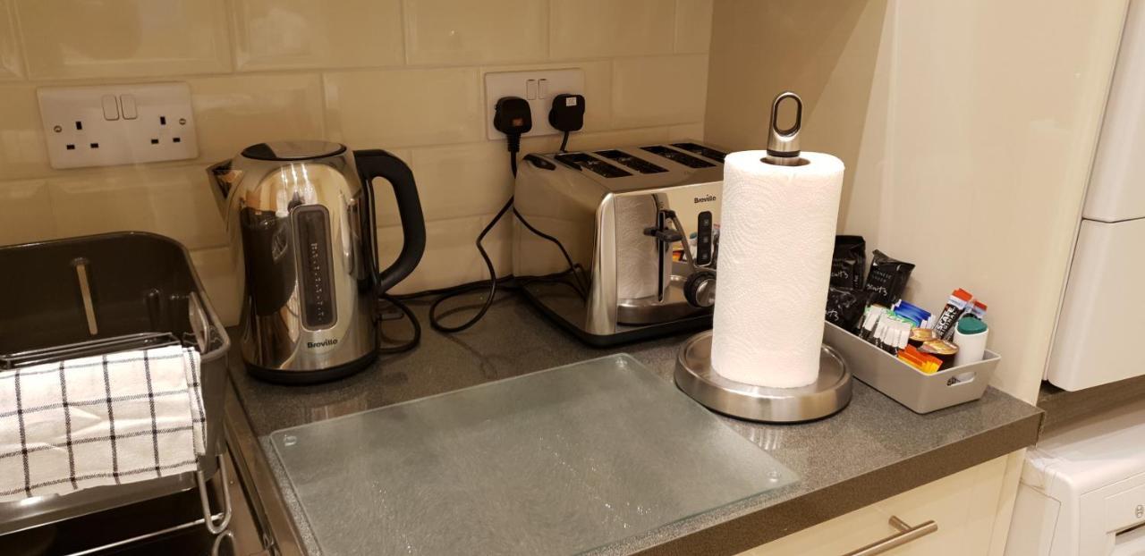 London Luxury Apartments 5 Min Walk From Ilford Station, With Free Parking Free Wifi Exteriör bild
