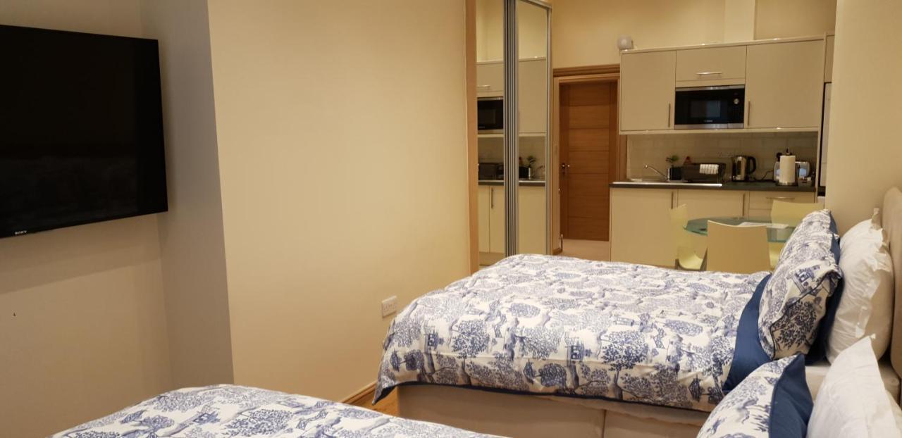 London Luxury Apartments 5 Min Walk From Ilford Station, With Free Parking Free Wifi Exteriör bild