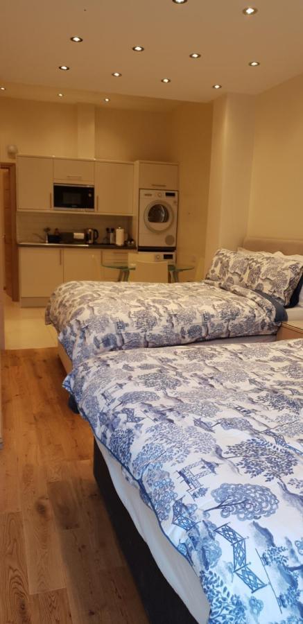 London Luxury Apartments 5 Min Walk From Ilford Station, With Free Parking Free Wifi Exteriör bild