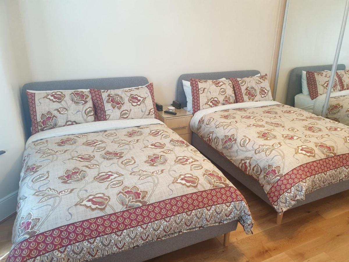 London Luxury Apartments 5 Min Walk From Ilford Station, With Free Parking Free Wifi Exteriör bild