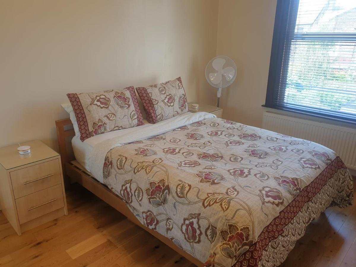 London Luxury Apartments 5 Min Walk From Ilford Station, With Free Parking Free Wifi Exteriör bild