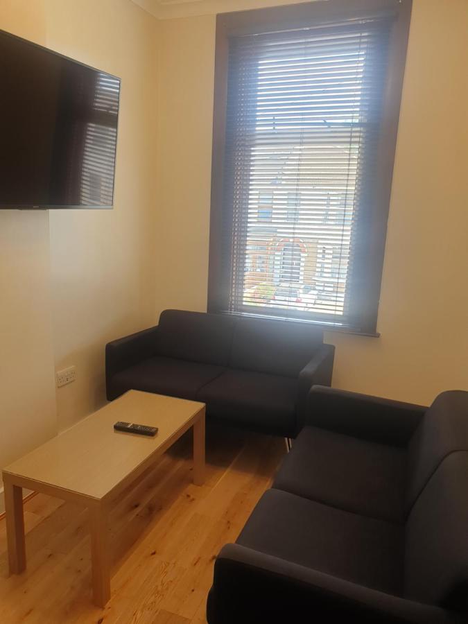 London Luxury Apartments 5 Min Walk From Ilford Station, With Free Parking Free Wifi Exteriör bild