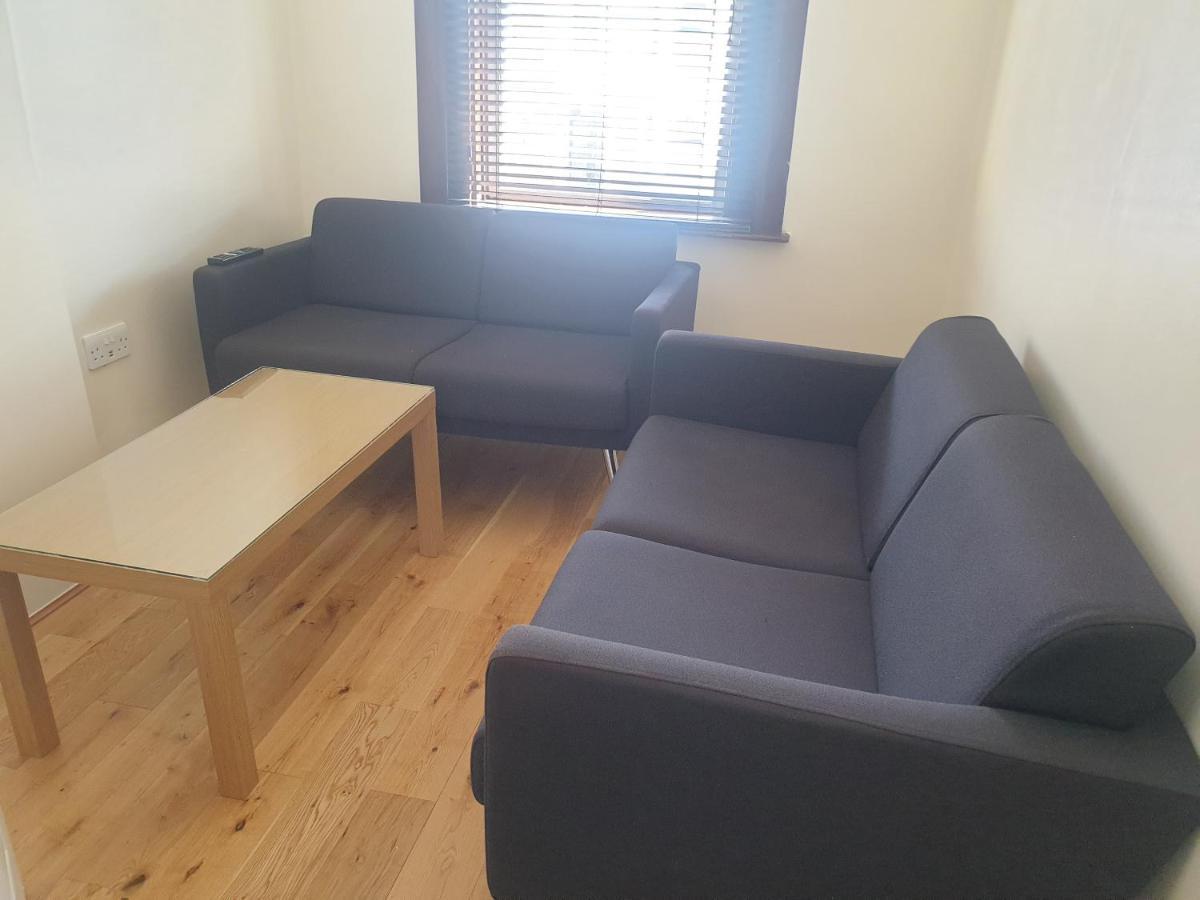 London Luxury Apartments 5 Min Walk From Ilford Station, With Free Parking Free Wifi Exteriör bild