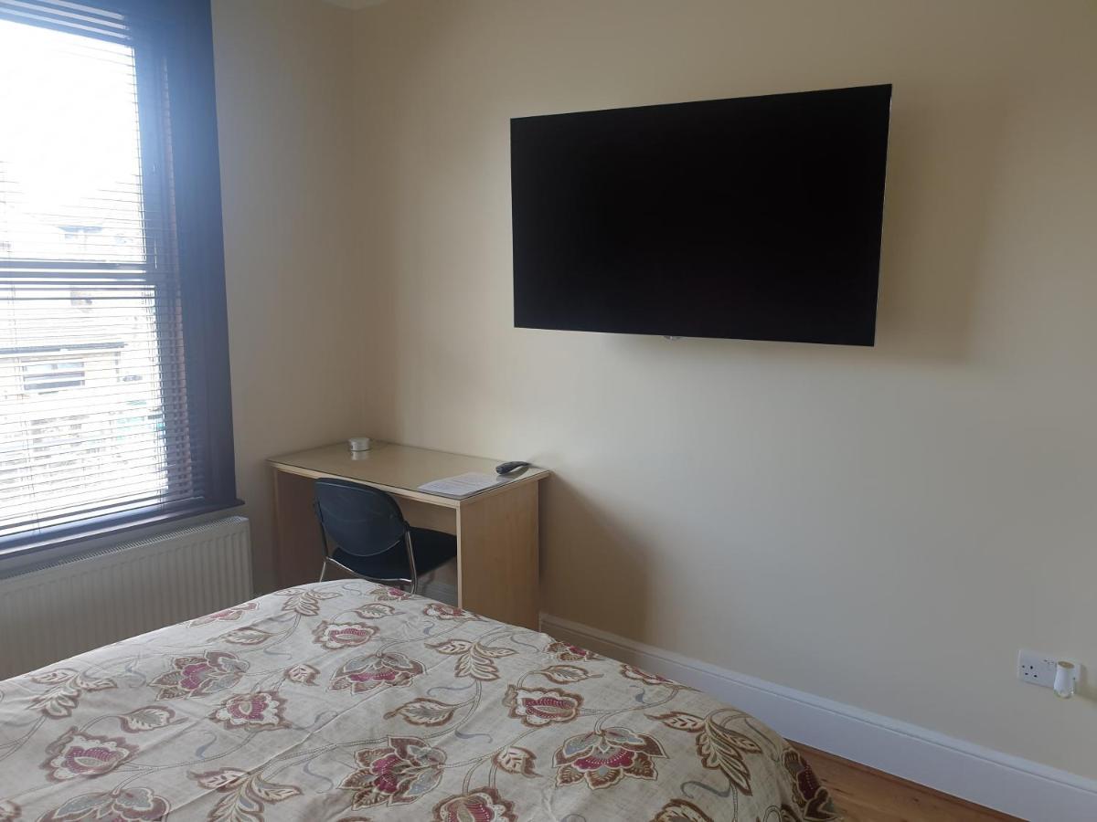 London Luxury Apartments 5 Min Walk From Ilford Station, With Free Parking Free Wifi Exteriör bild