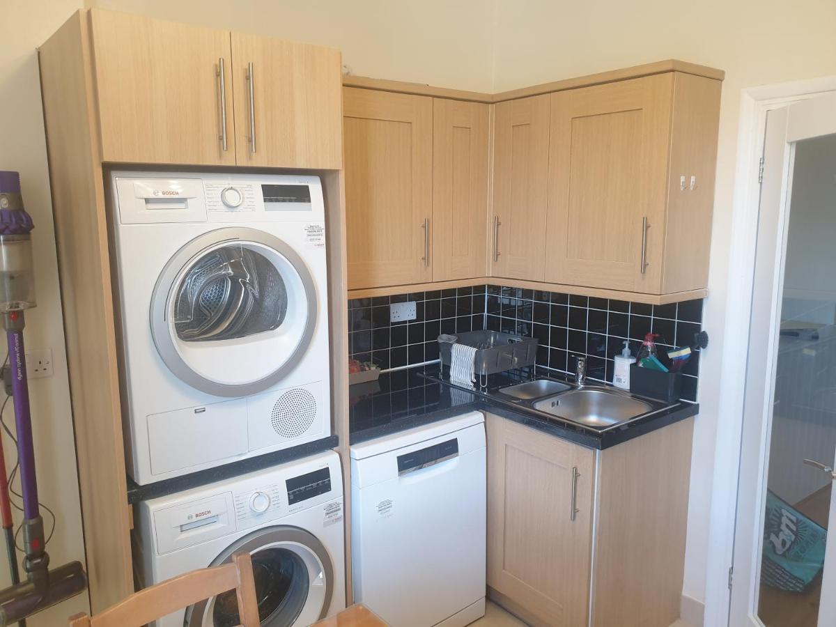 London Luxury Apartments 5 Min Walk From Ilford Station, With Free Parking Free Wifi Exteriör bild